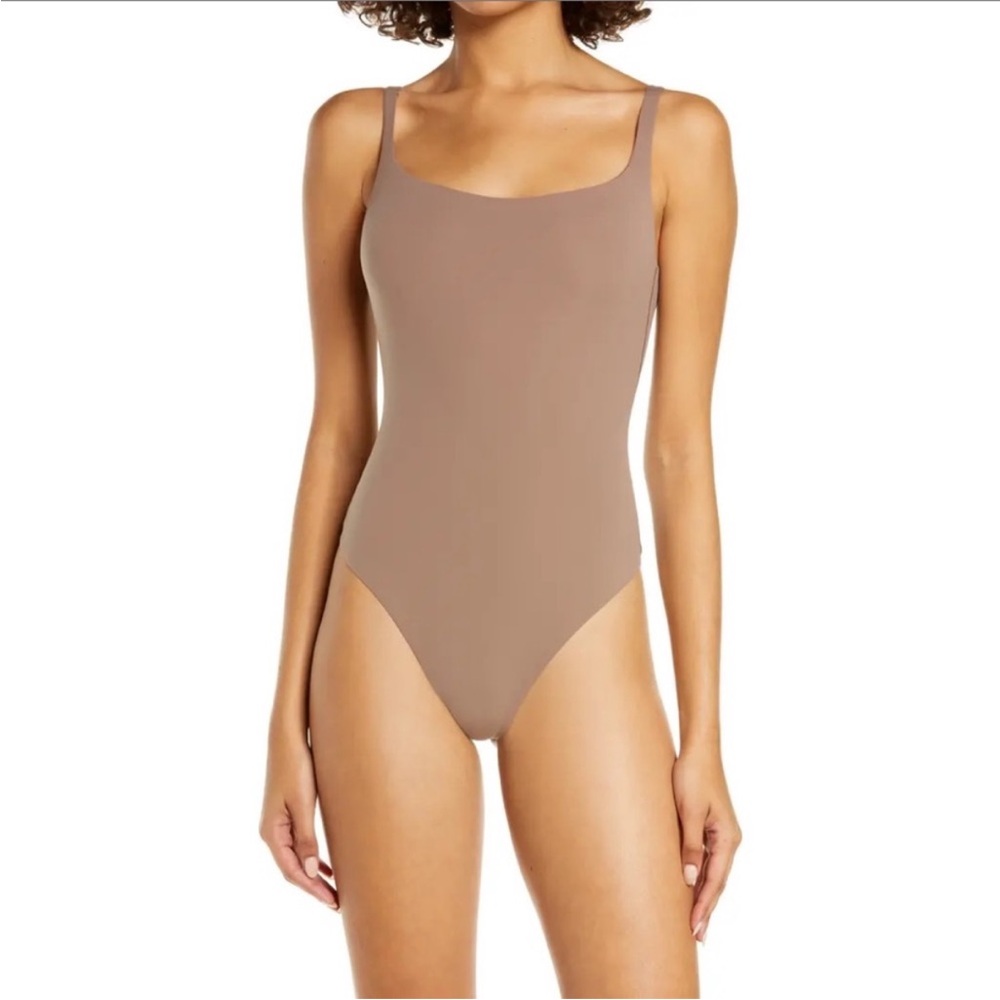 SKIMS Fits Everybody Square neck thong bodysuit Tan Taupe Neutral size Small S